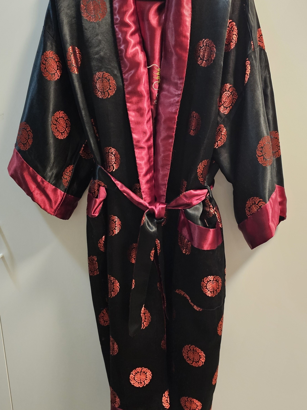 Reversable Black And Red Satin Kimono Robe